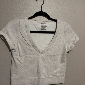 Cropped v neck top